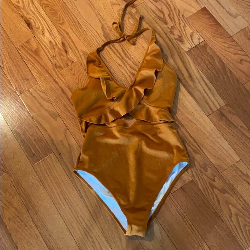 Cupshe swimsuit